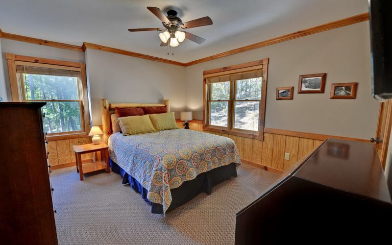100 Acre Wood Cabin Rental