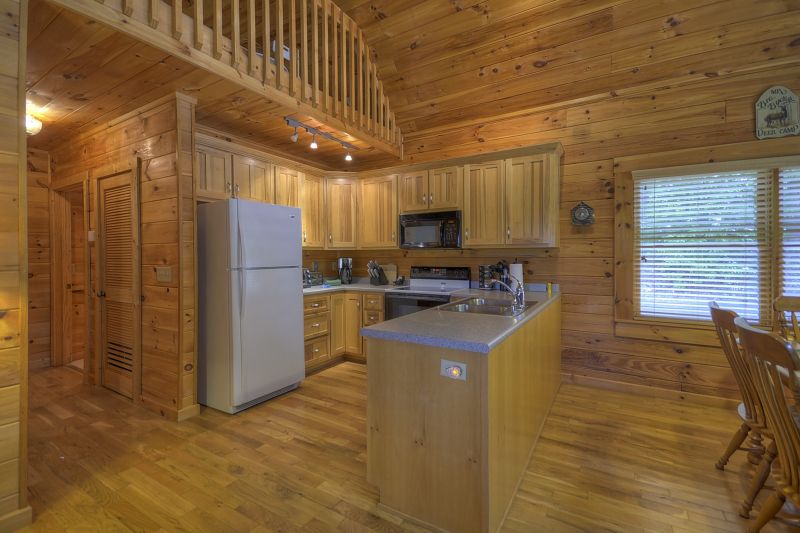 Bear Ridge Hideaway Cabin Rental